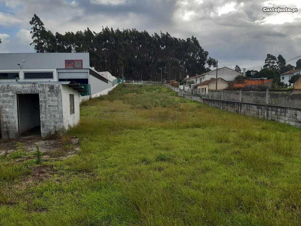 Terreno urbano na estrada 109 em Maceda