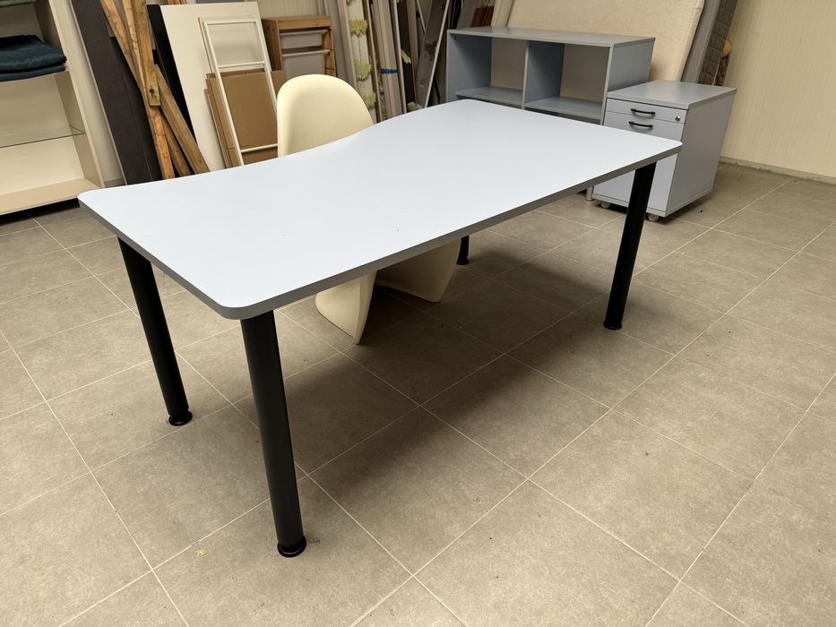 Zestaw mebli biurowych