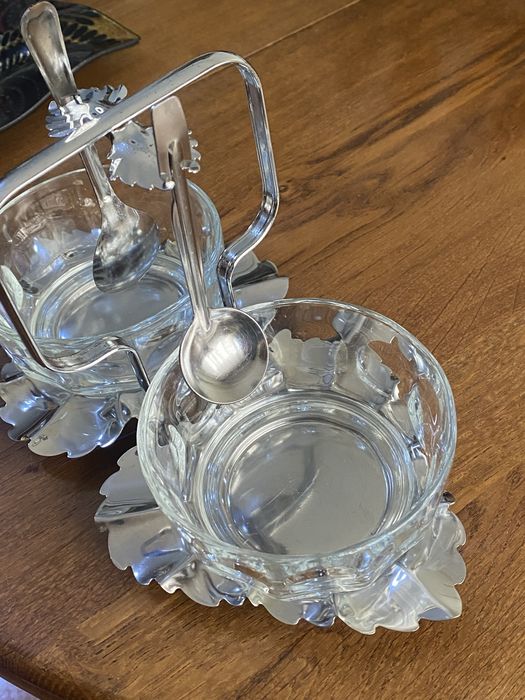 Conjunto de molheiras com colher