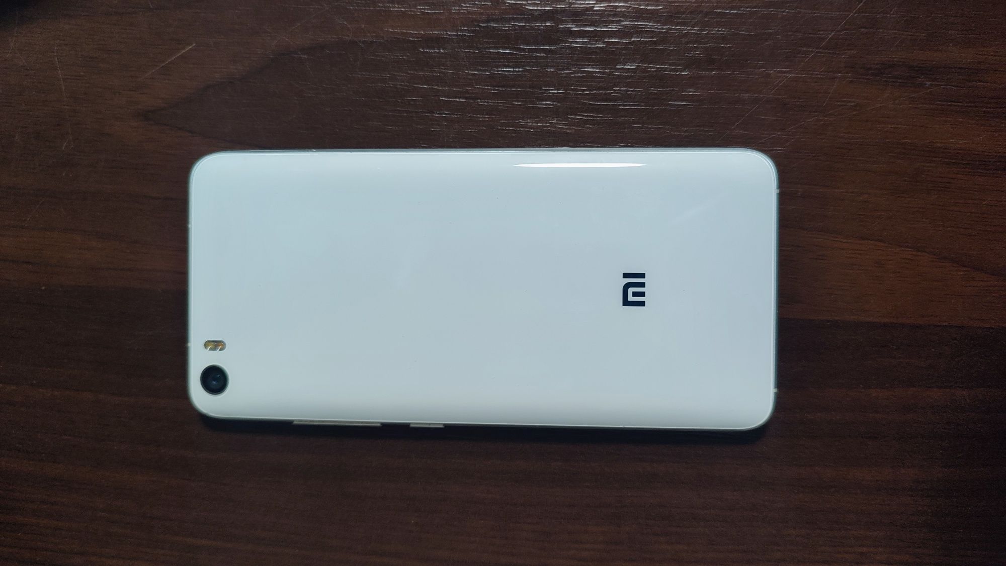 Телефон Xiaomi MI 5 3/32