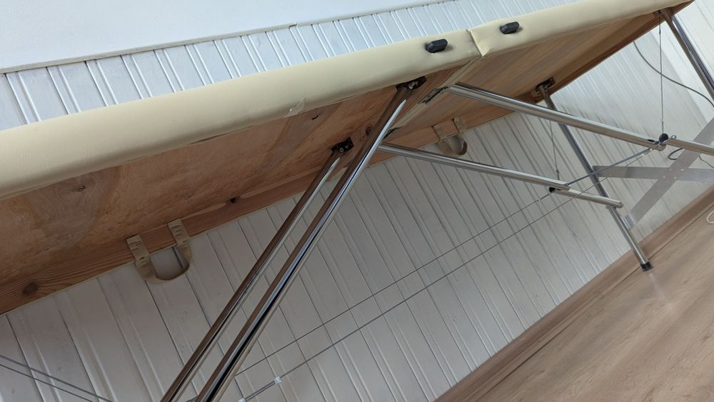 Продам кушетку в гарному стані