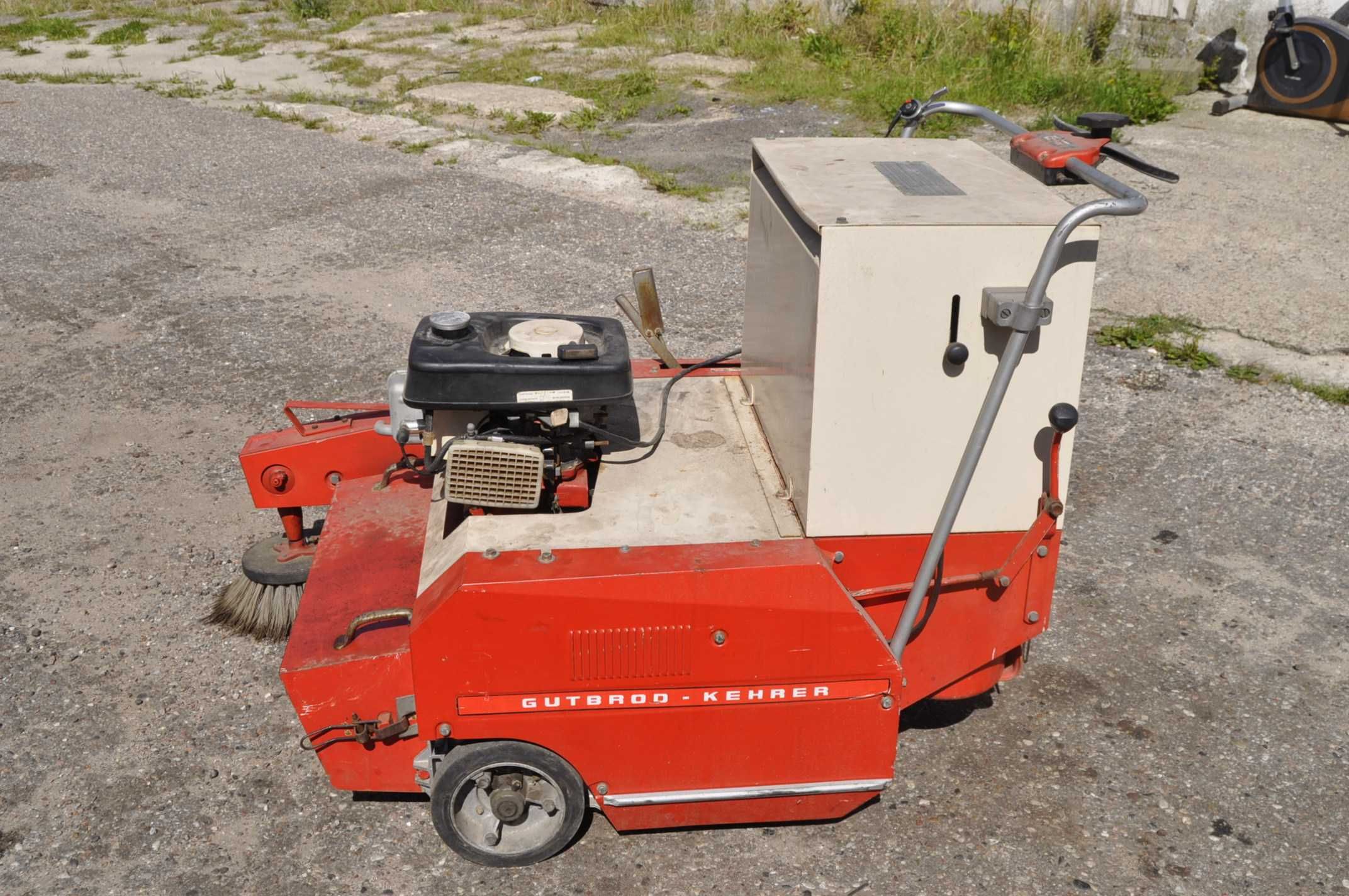 Zamiatarka GUTBROD B706