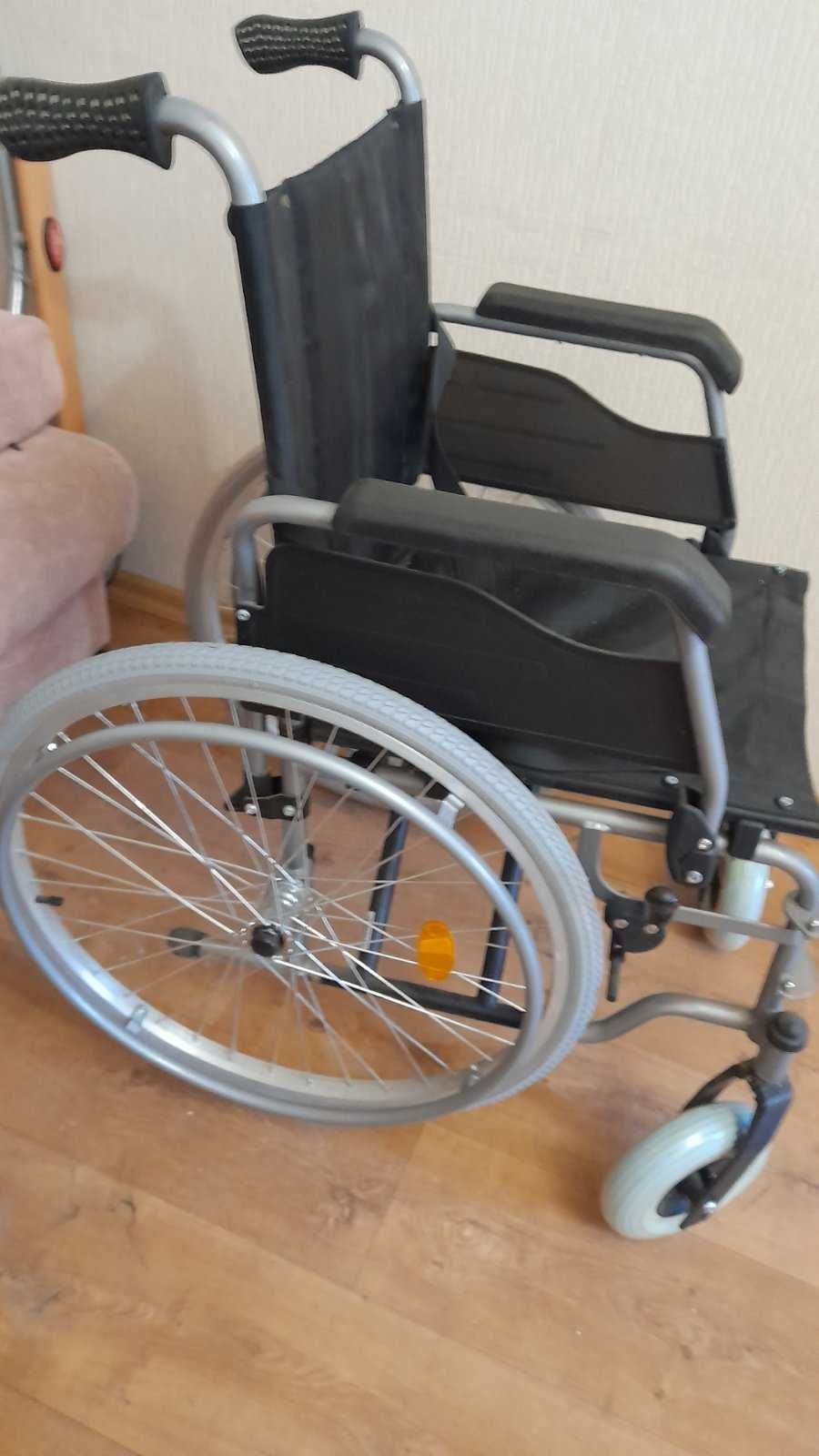 Продам инвалидное кресло / инвалидную коляску Vitea Care