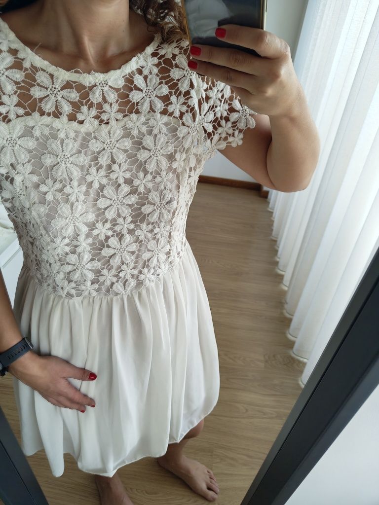 Vestido branco com renda