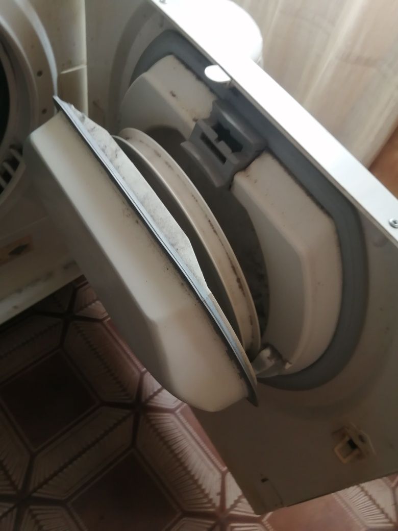 Máquina de secar roupa AEG 57320 electronic