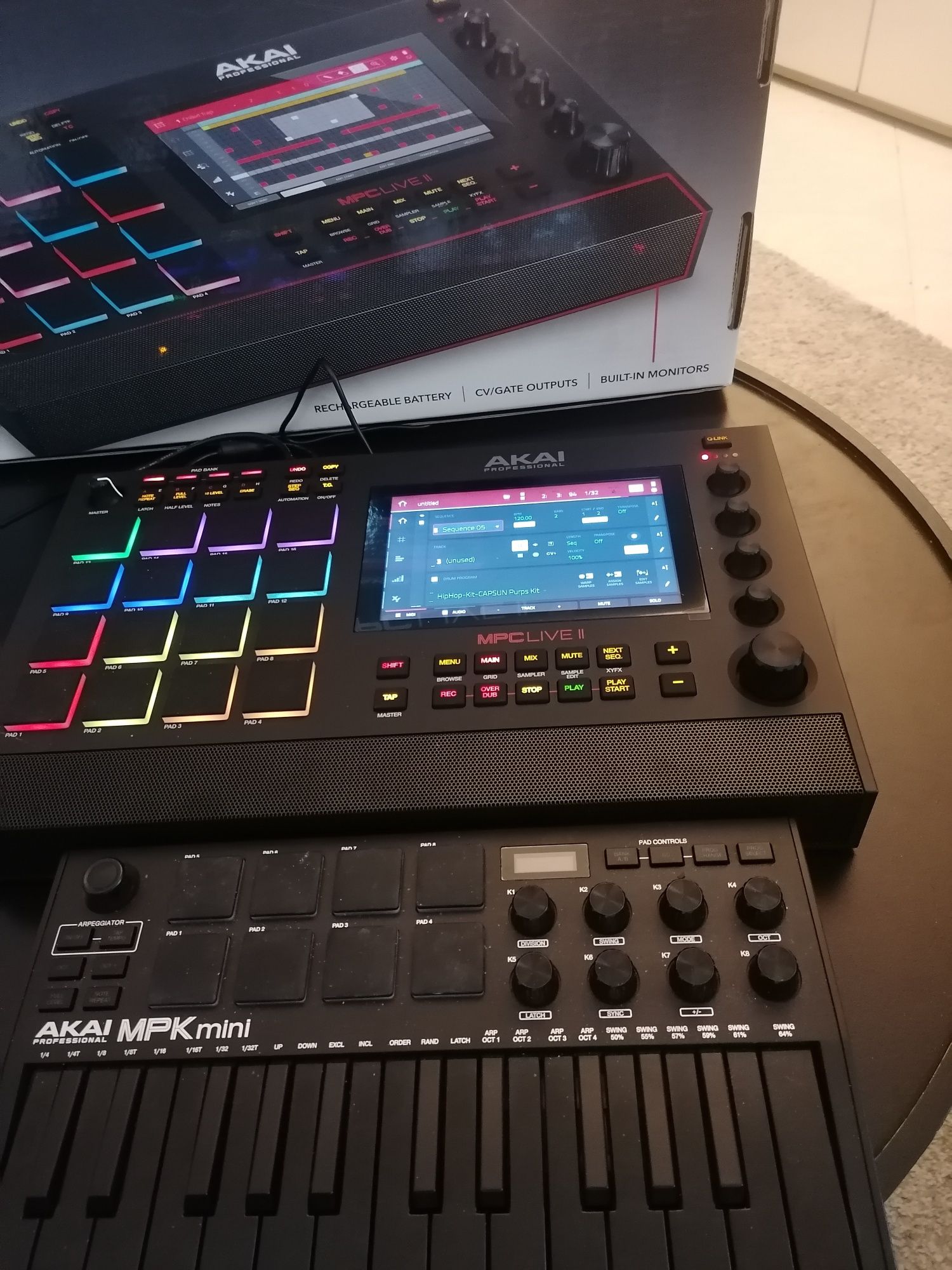 Akai Mpc live 2 semi novo
