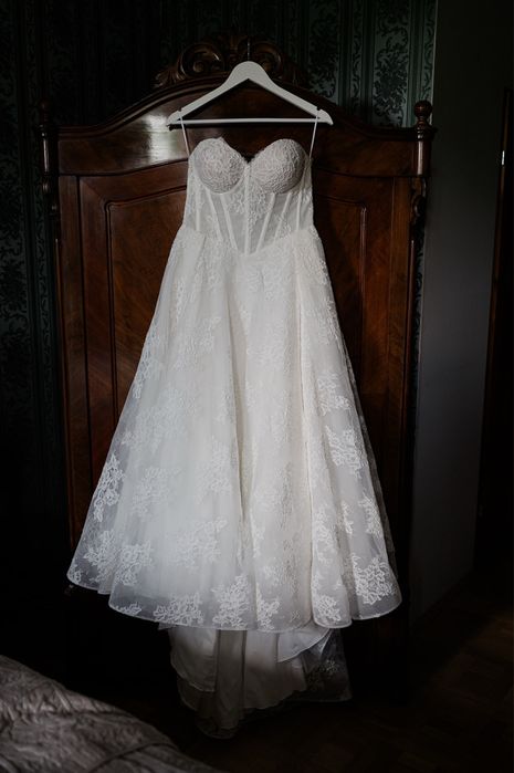 Koronkowa suknia ślubna