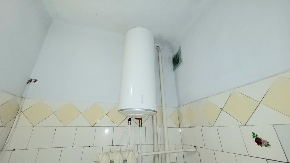 2к.Металлургів. Сталінка. Окремі кімнати. 2 поверх.