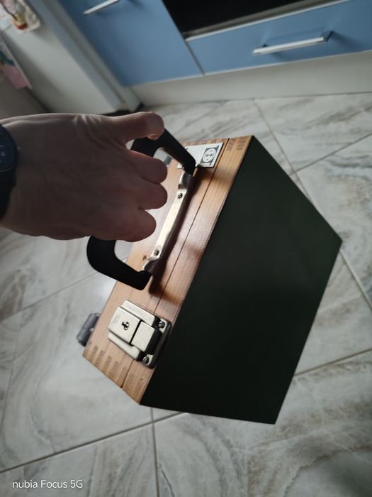 Шкатулка чемоданчик на колесах раритет