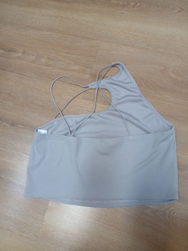 Szary top z Bershki