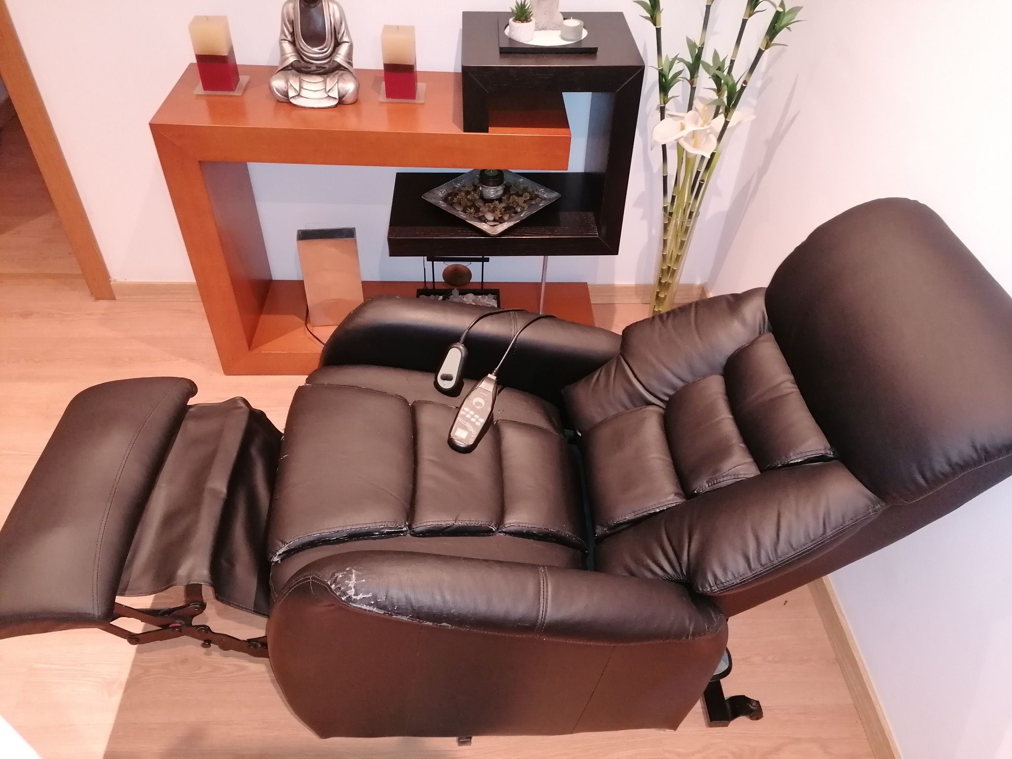 Sofá Relax Elevatório com telecomando para a função massagem