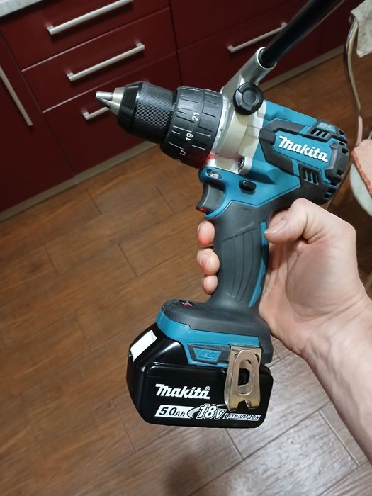 Продам шуруповерт макіта