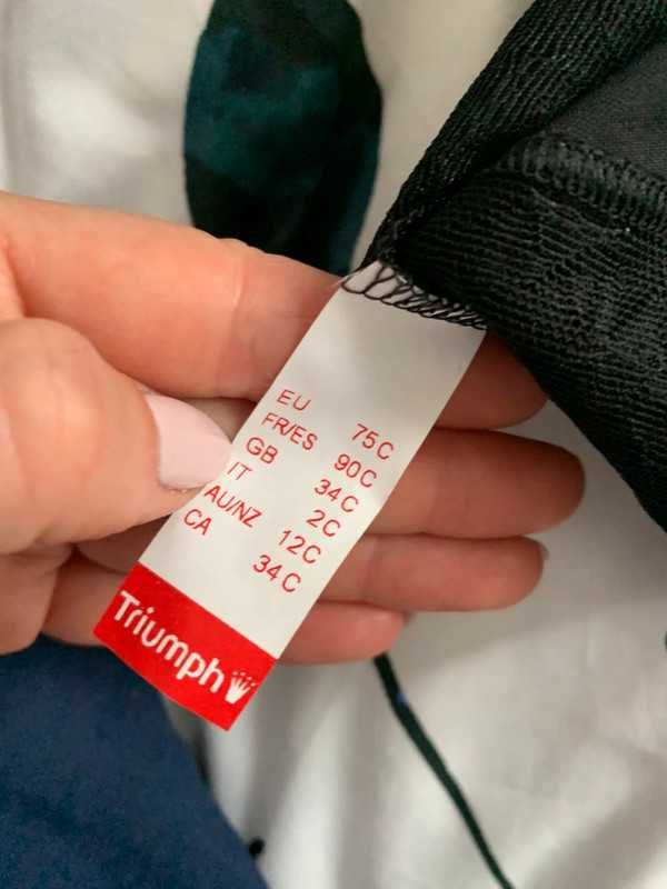 Triumph czarne modelujące body bielizna 75C