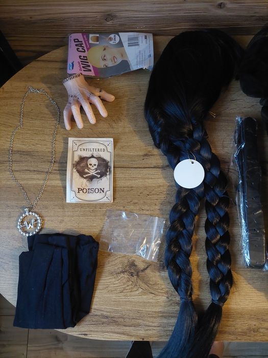 Strój wenesday dla dorosłych +akcesoria rozmiar M