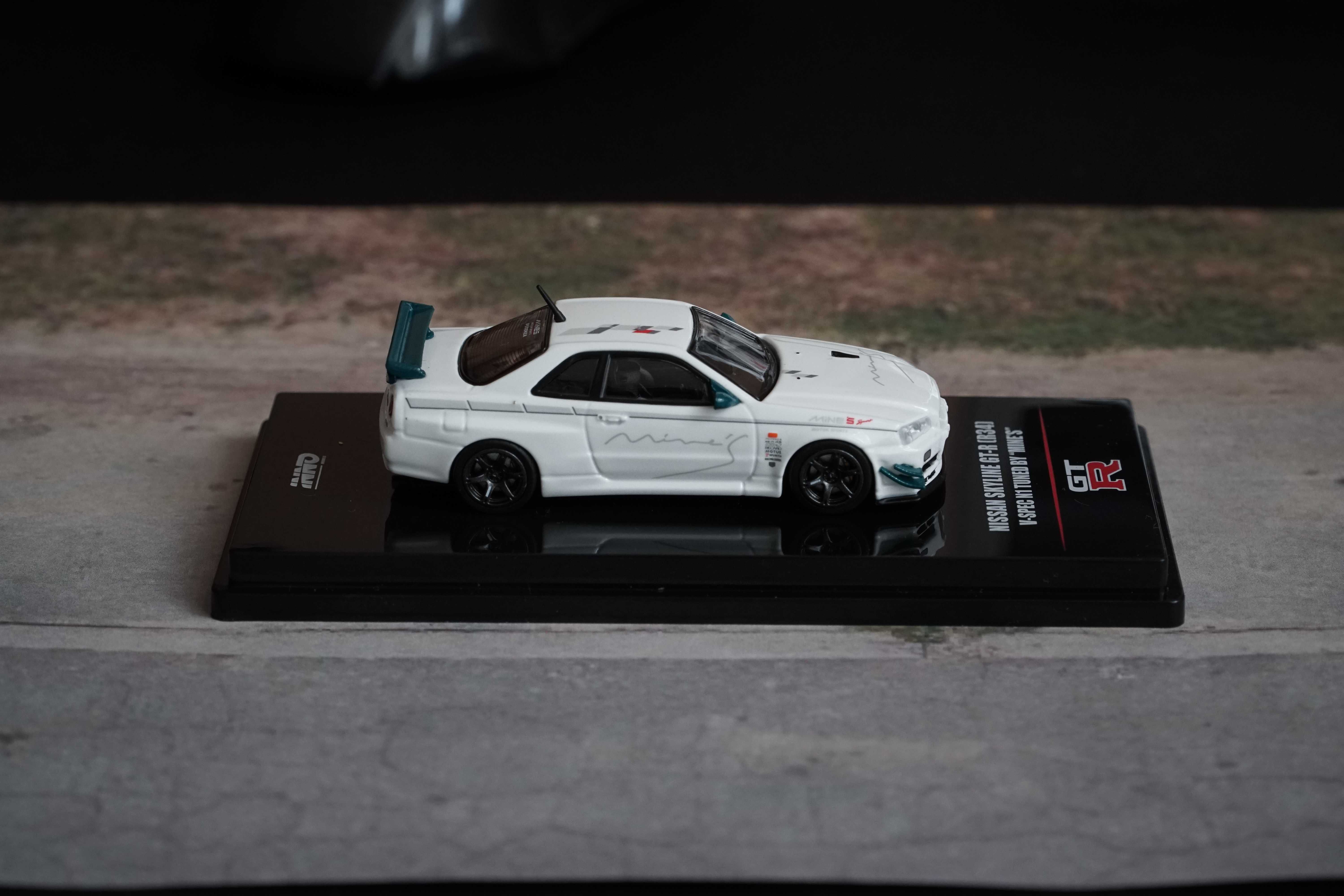 Inno64 Nissan Skyline GTR R34 Resorak 1:64 Gablotka Kolekcjonerski