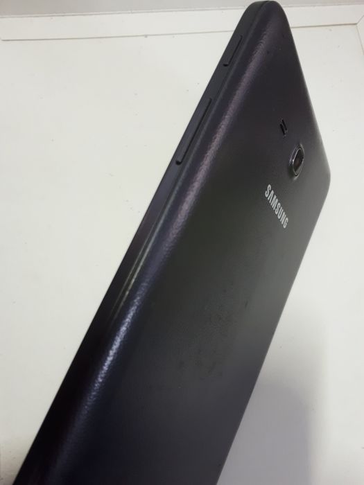 Планшет Samsung Tab 3 Lite