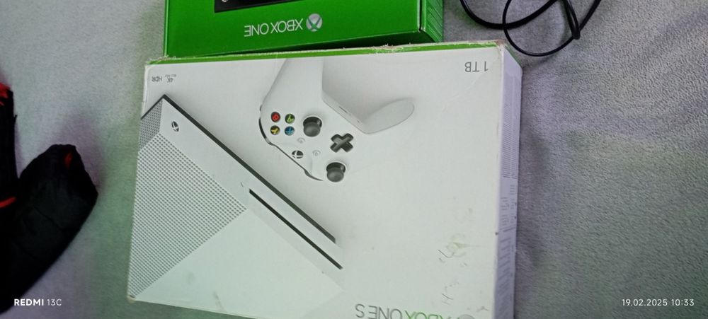 Xbox One S 1tb sprzedam