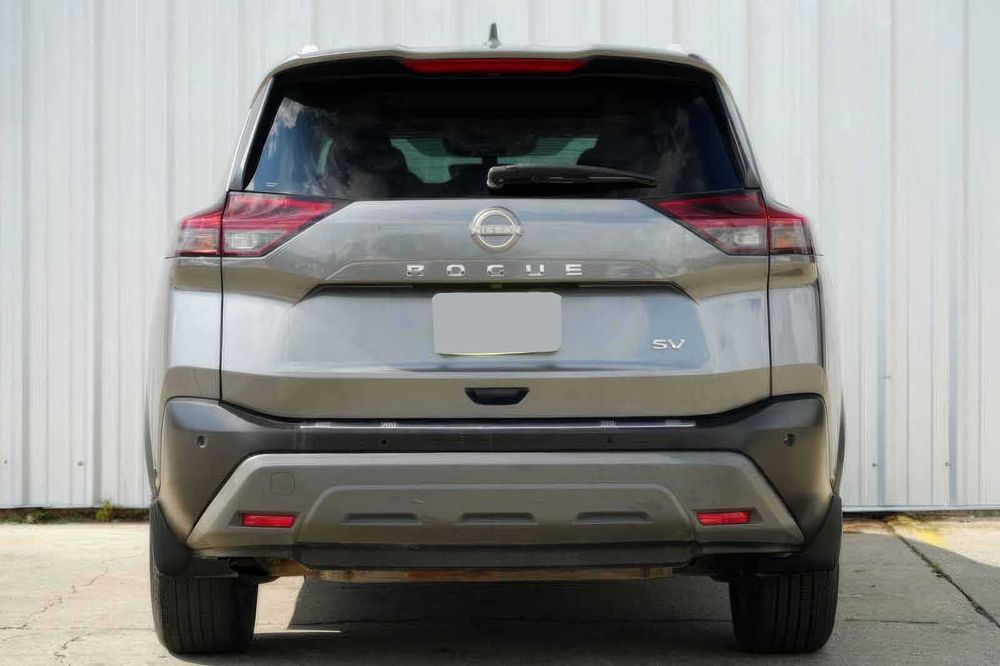 Nissan Rogue SV      2022