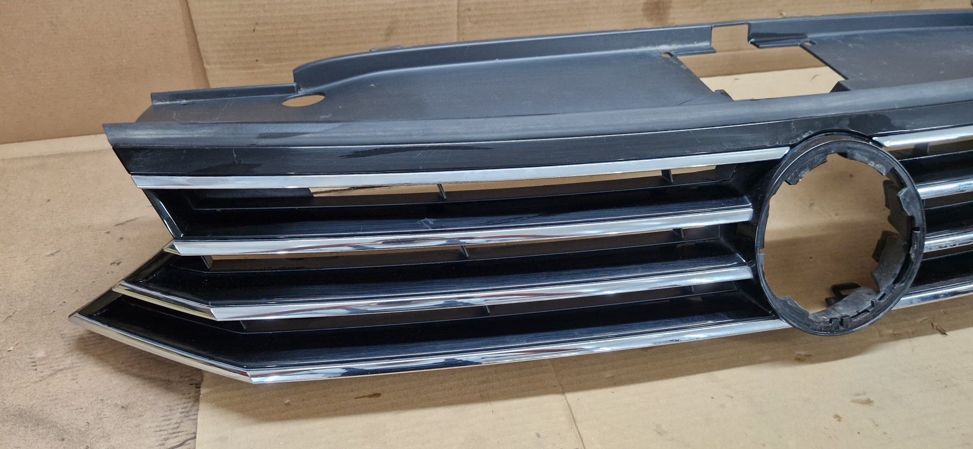 Grill atrapa zderzaka przod vw passat b8