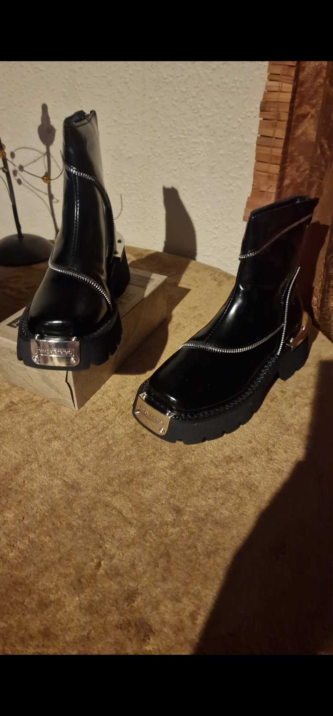 Botins pretos N° 36