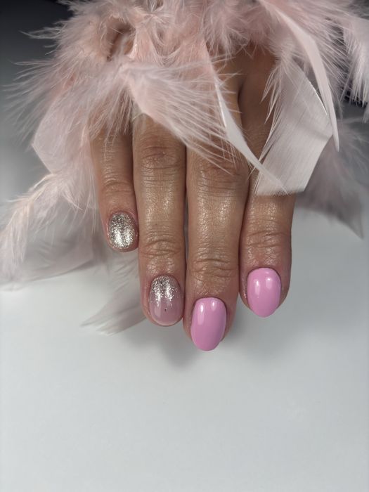 Manicure hybrydowy i żelowy