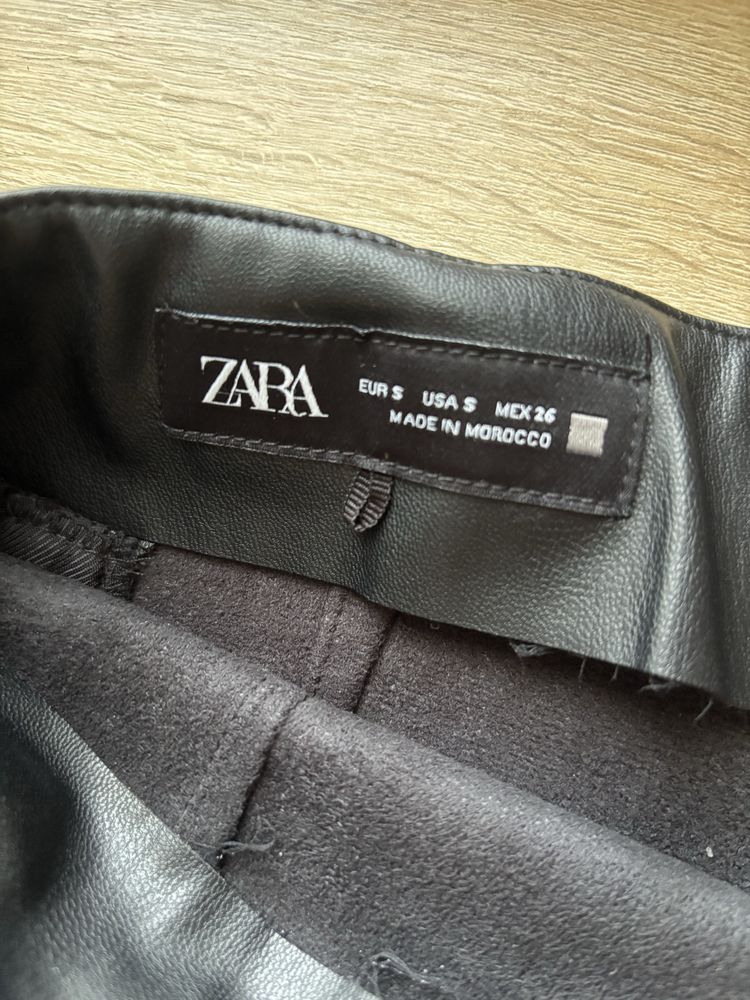 Шкіряні шорти zara