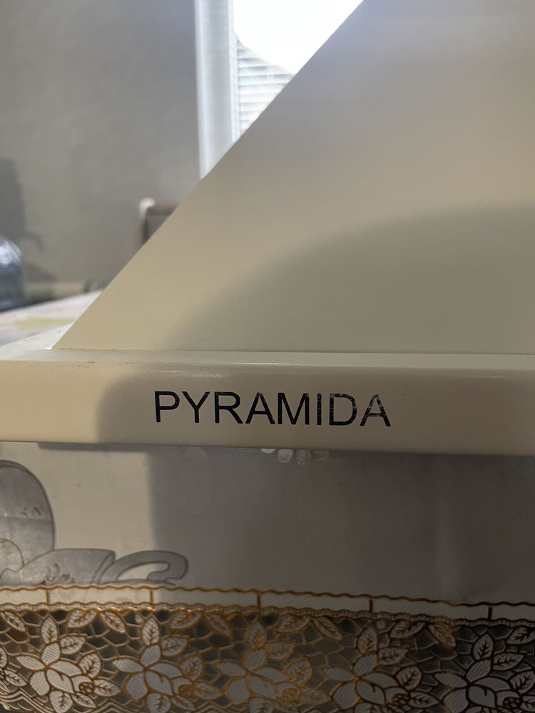 Кухонная вытяжка Piramida