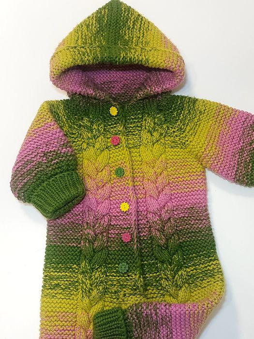 Вязаный комплект (комбинезон, чепчик, носочки и мишка)