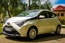 Toyota Aygo salon Polska serwisowany tylko w ASO Warszawa faktura