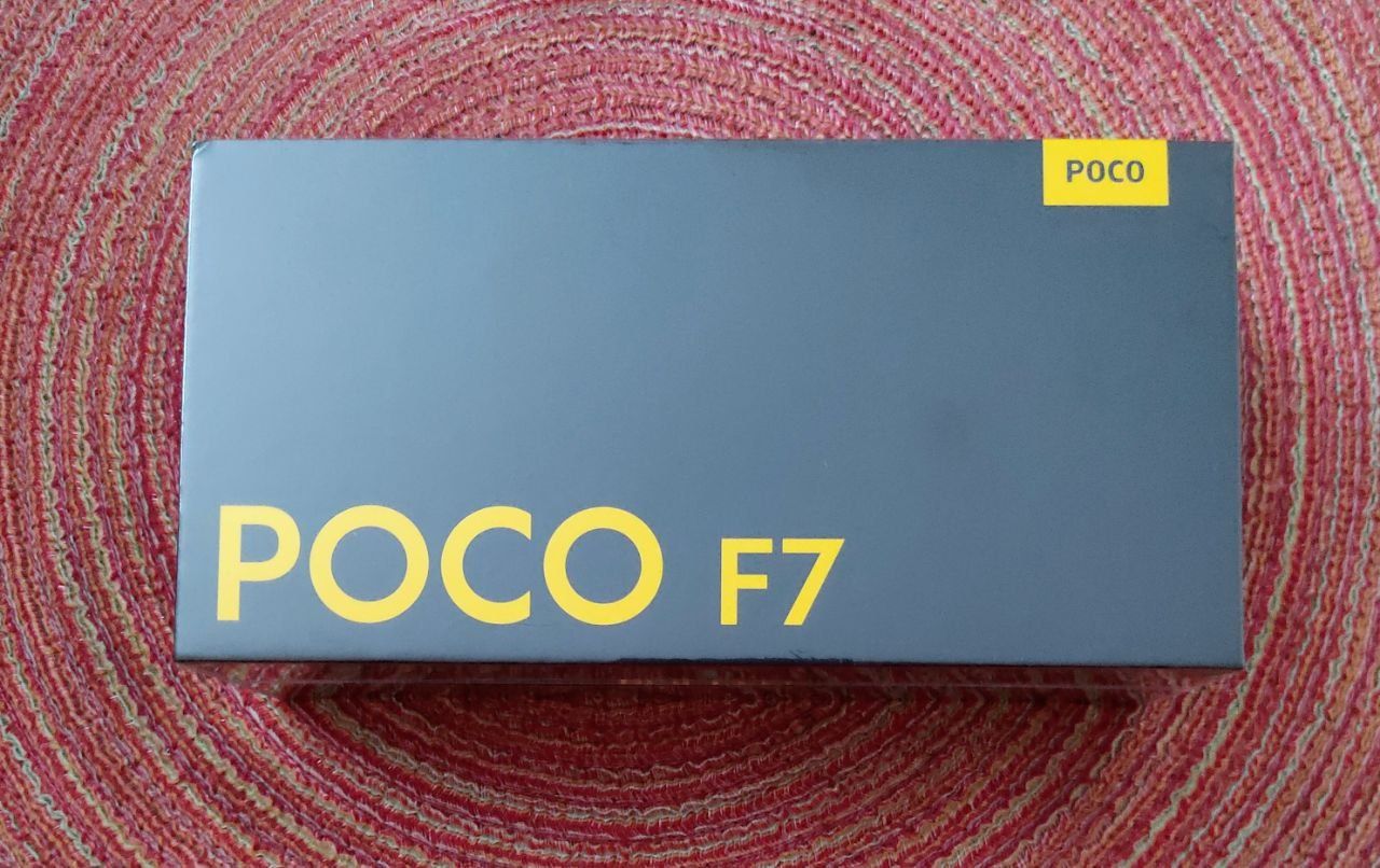 Poco f7 12/256 silver