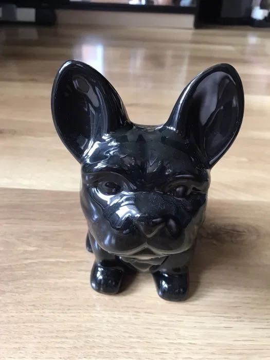 Czarny pies piesek buldog francuski figurka rzezba skarbonka