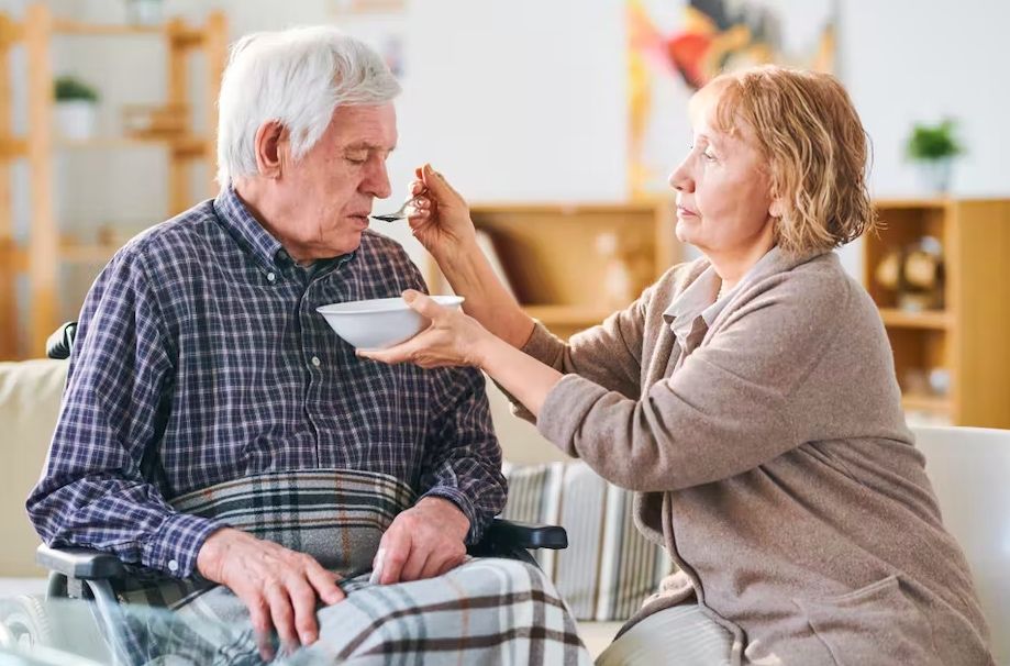 Assistência a Idosos e Crianças — Profissional com Experiência