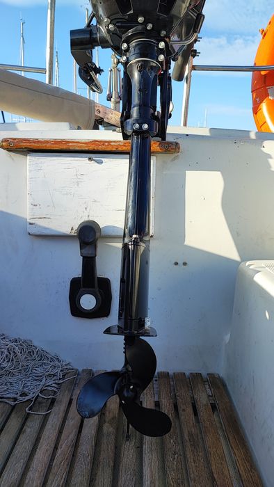 motor suzuky  2,5 hp 4t novo em folha 700 euro