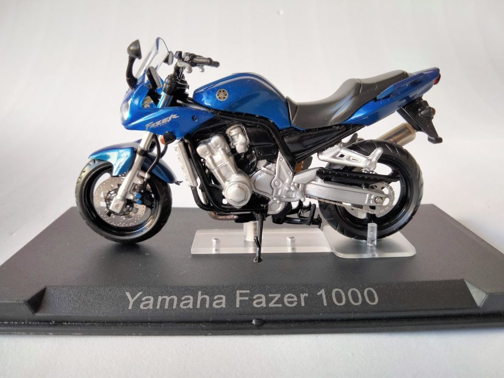 1/24 Yamaha Fazer 1000 | 2003