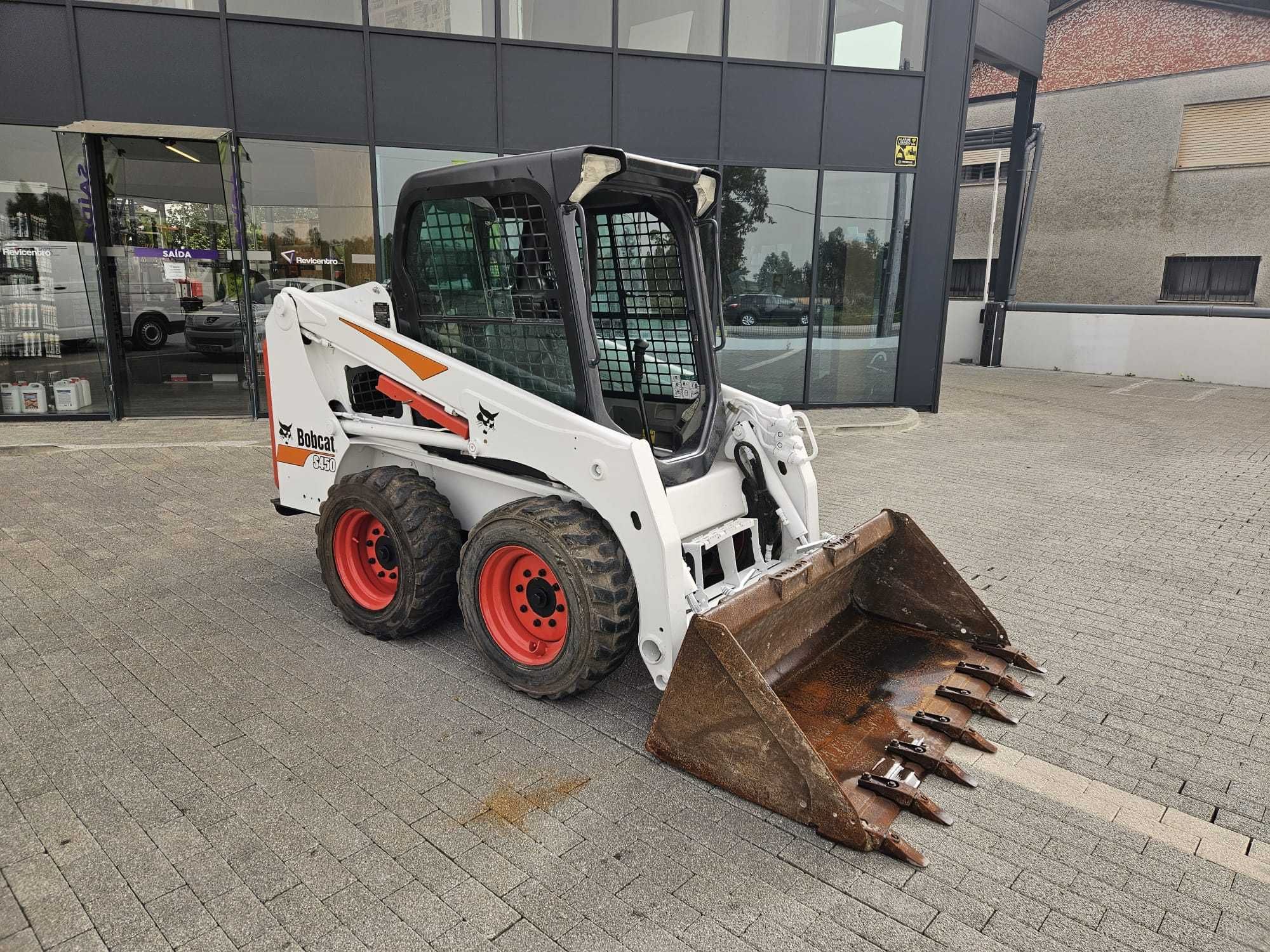 Bobcat S450 Mini Pá Carregadora