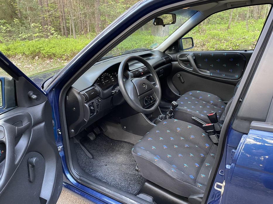 Opel Astra F sedan  1.4 8v stan idealny, żólte tablice ZABYTEK