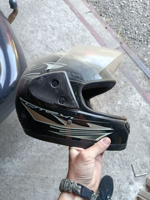 Продам шолом Helmet