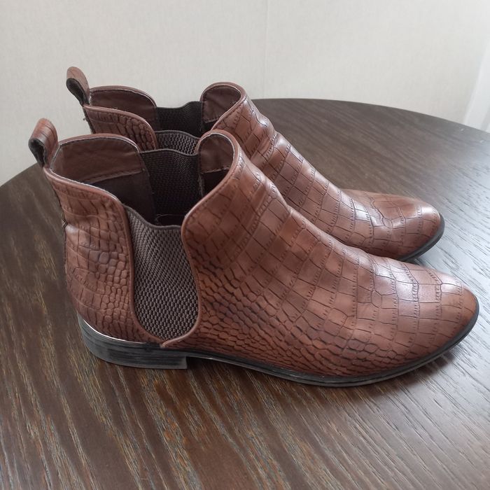 Ботинки челси     .