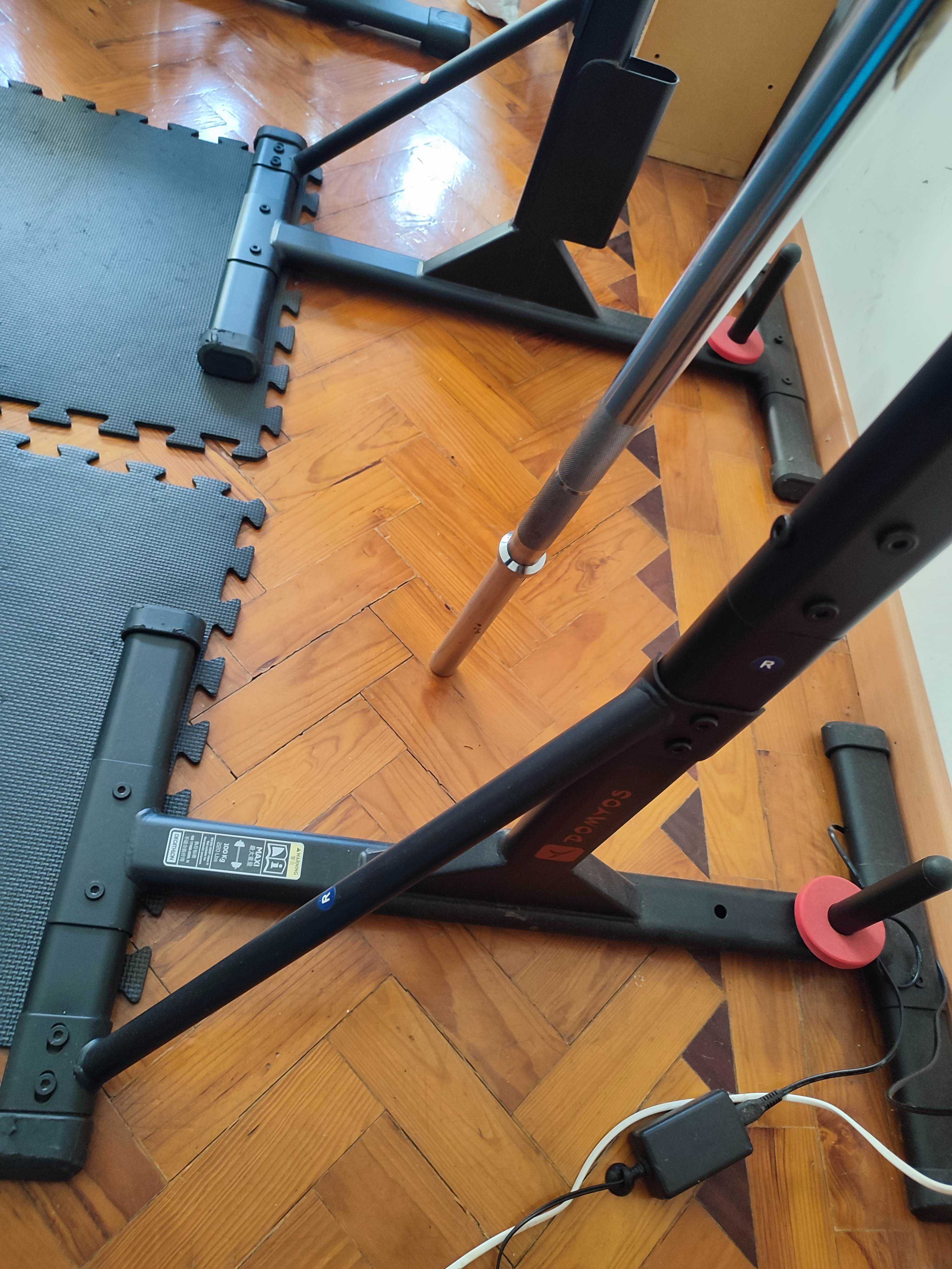 Equipamento de Musculação - Rack + Máquina de abdominais + Acessórios