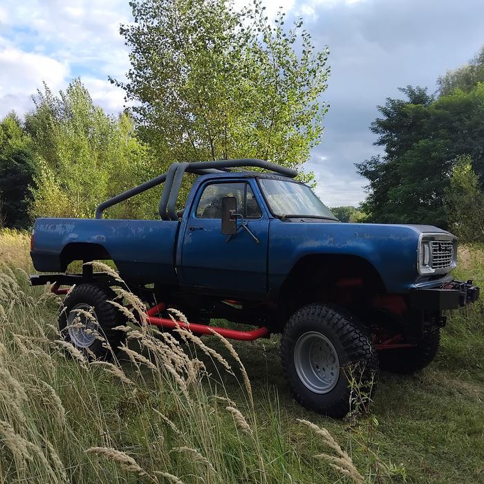 Dodge W200 Monster Dodge Ram 4x4 off road Turbo Diesel ZAMIANA