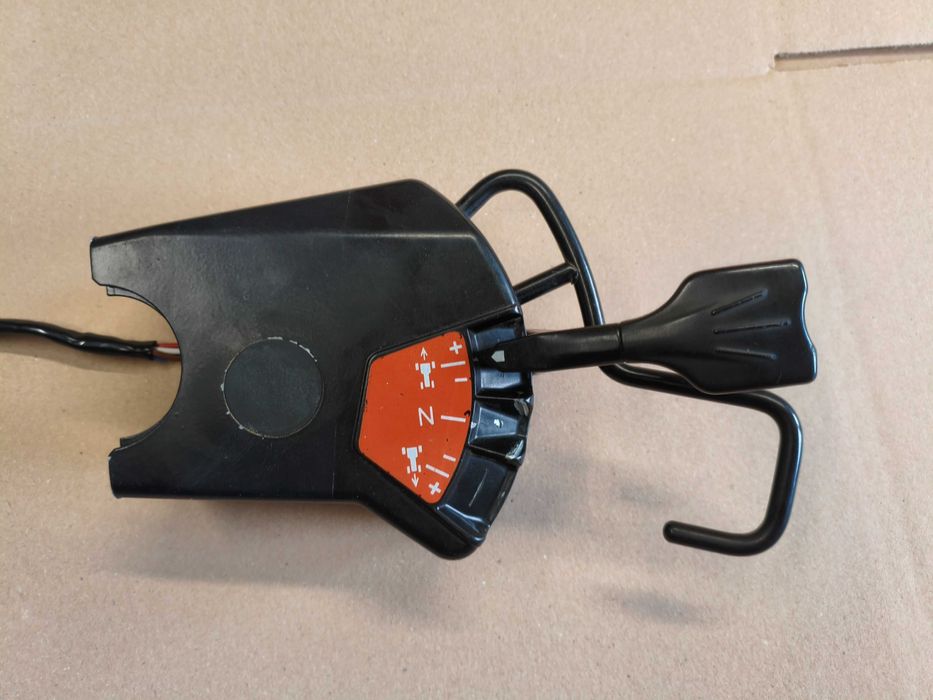 Rewers dźwignia zmiany kierunku jazdy Massey Ferguson