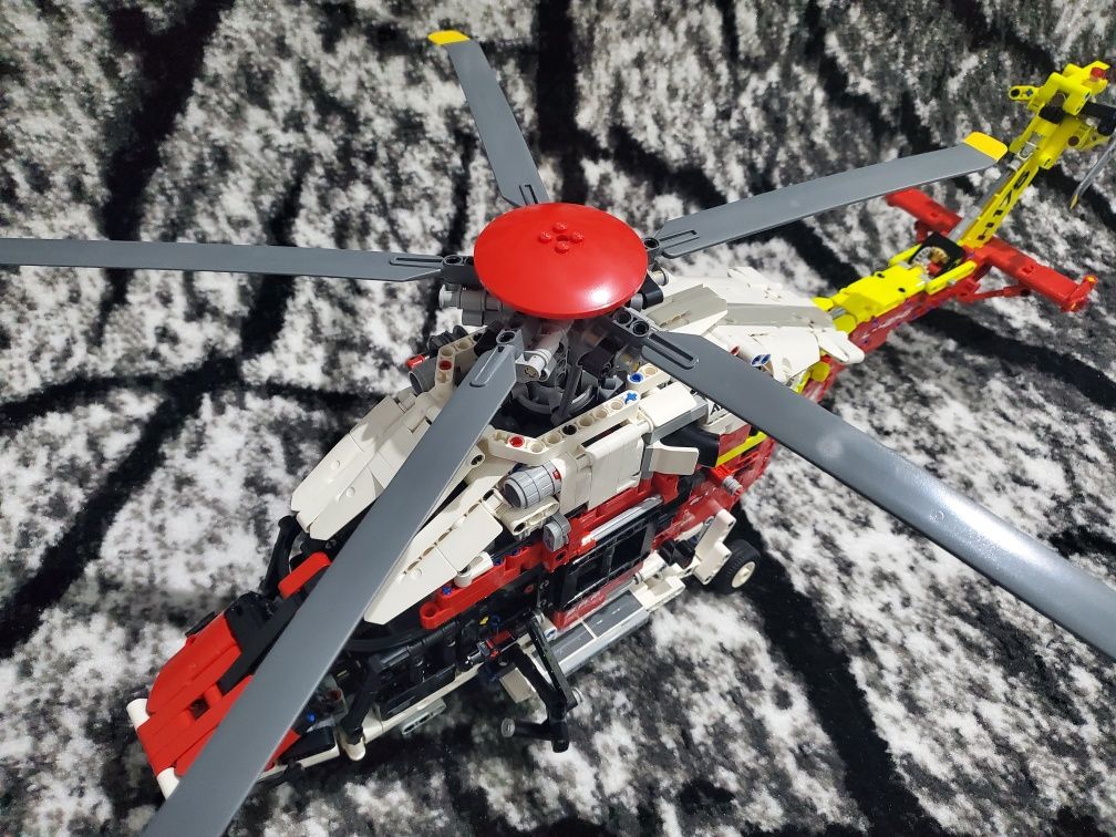 Lego Technic 42145 Helikopter Airbus H175