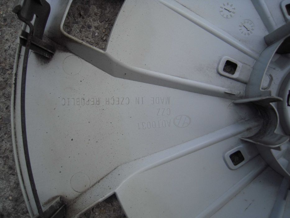 Kołpaki z logo SKODA 16 cali Fabia Karoq Octavia Superb Yeti 4 szt