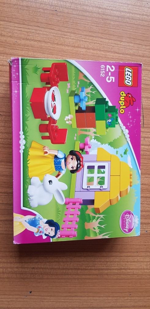 6152 lego duplo chatka Królewny Śnieżki