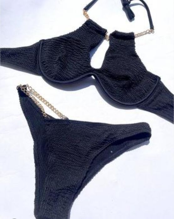 Купальник  чорного кольору