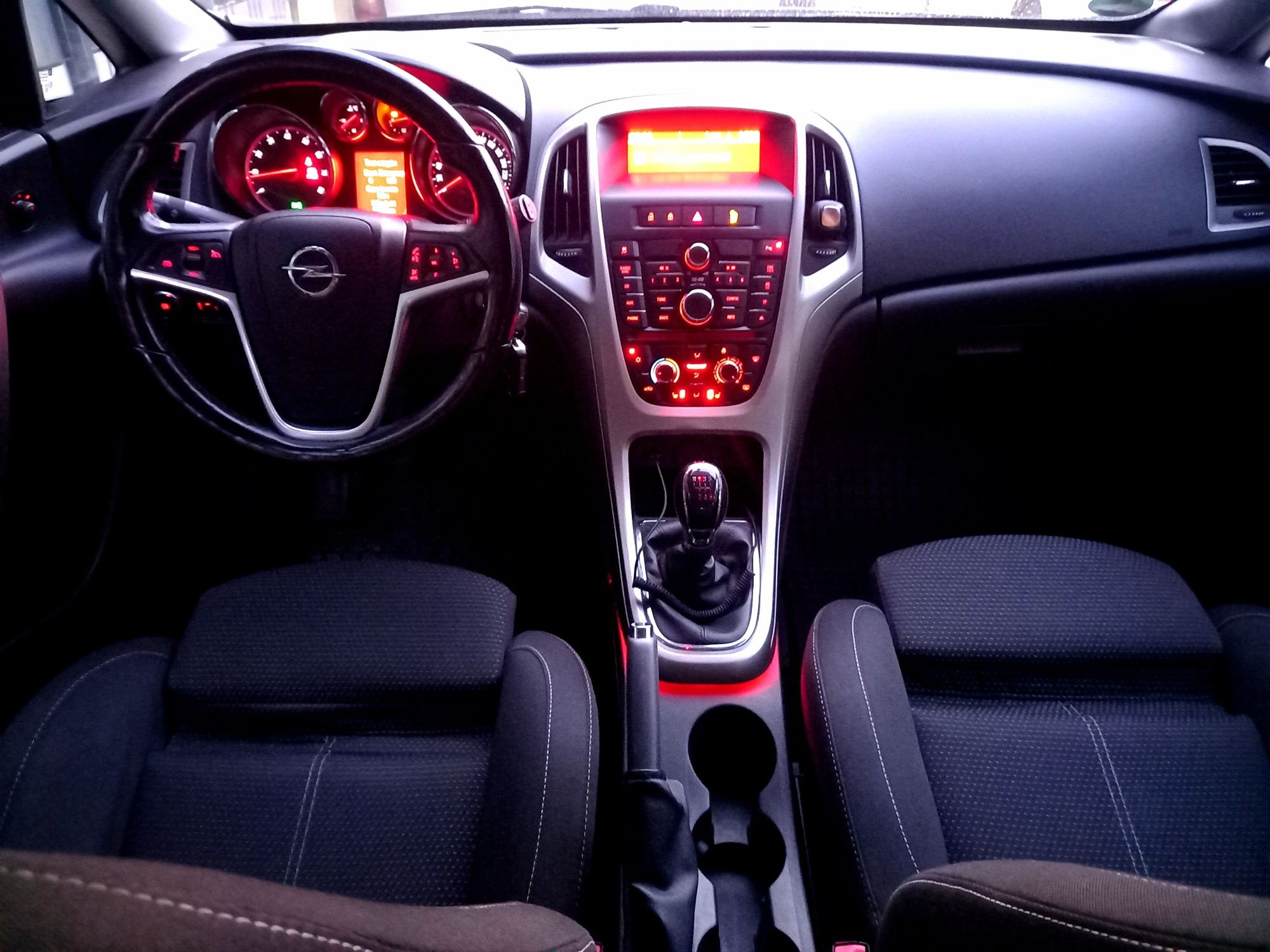 Opel Astra J 1.4 turbo grzana kierownica , fotele klima,zamiana