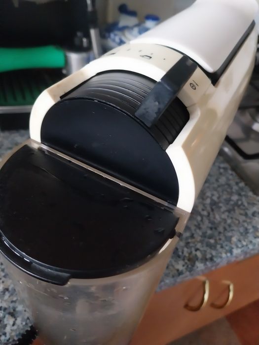 Maquinas cafe  expresso electrica ( capsulas )  impecaveis