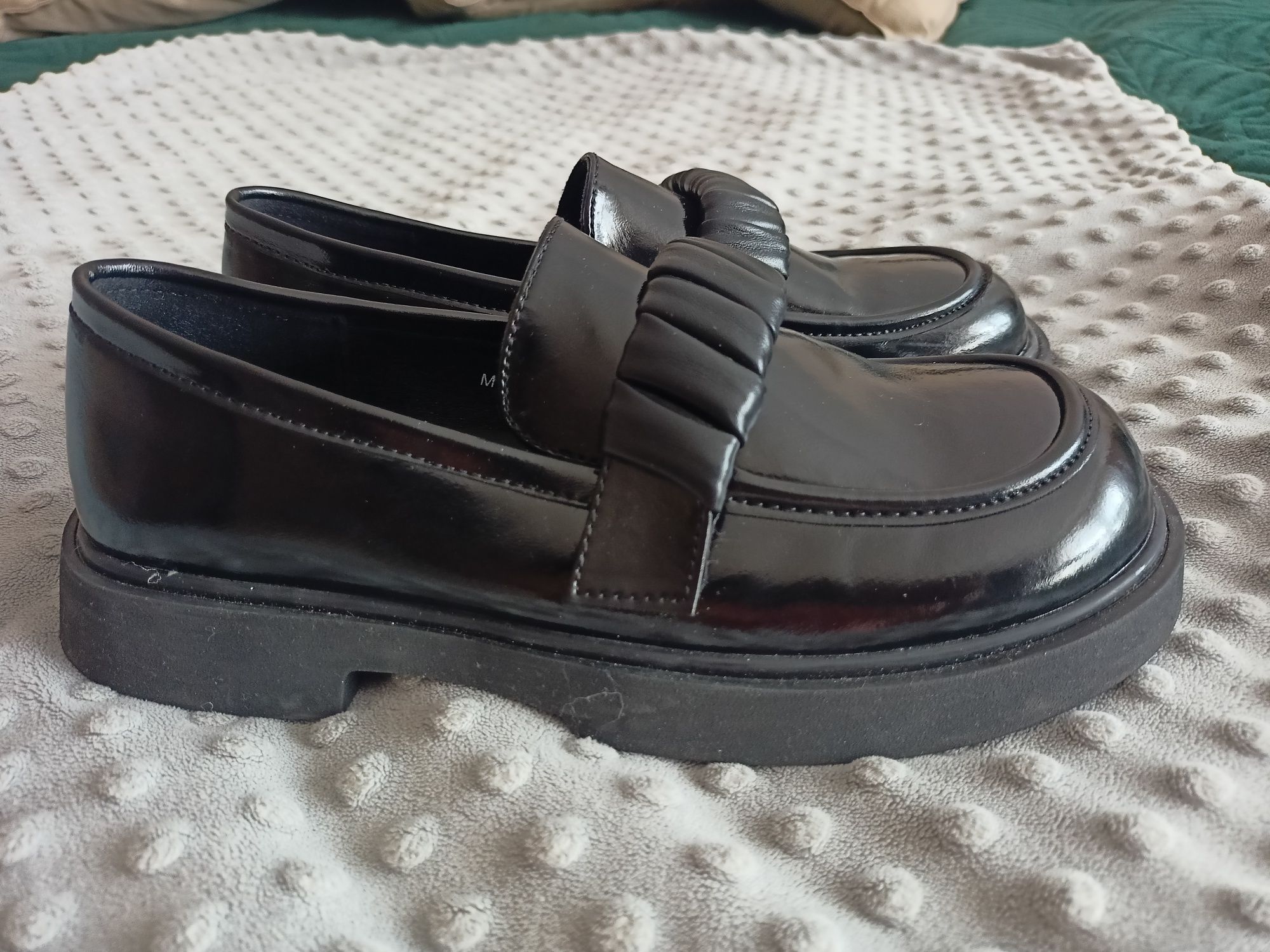 Buty dziewczęce czarne mokasyny rozmiar 37