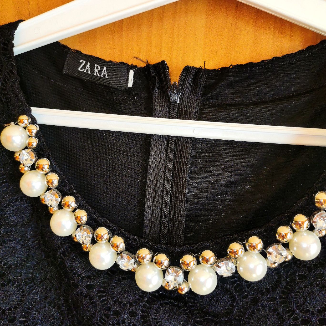 Sukienka Mała czarna firmy Zara