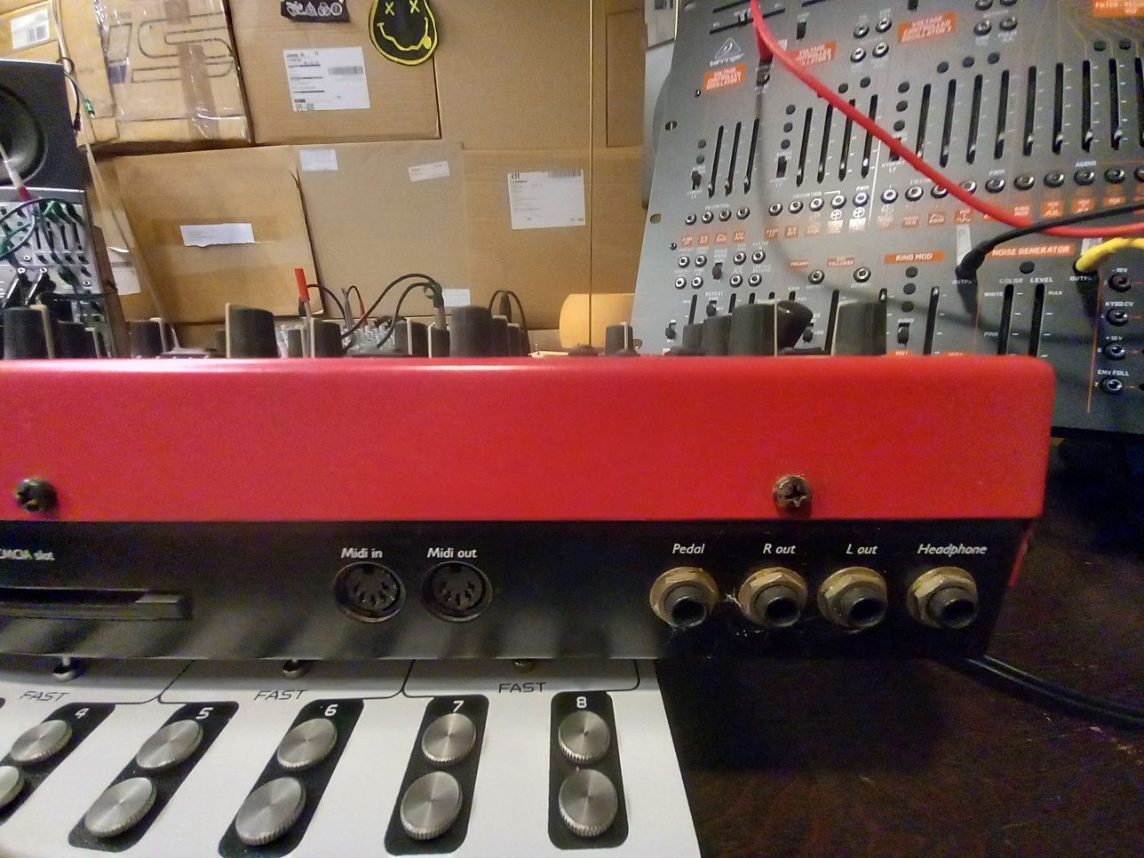 Sintetizador Nord Rack 1